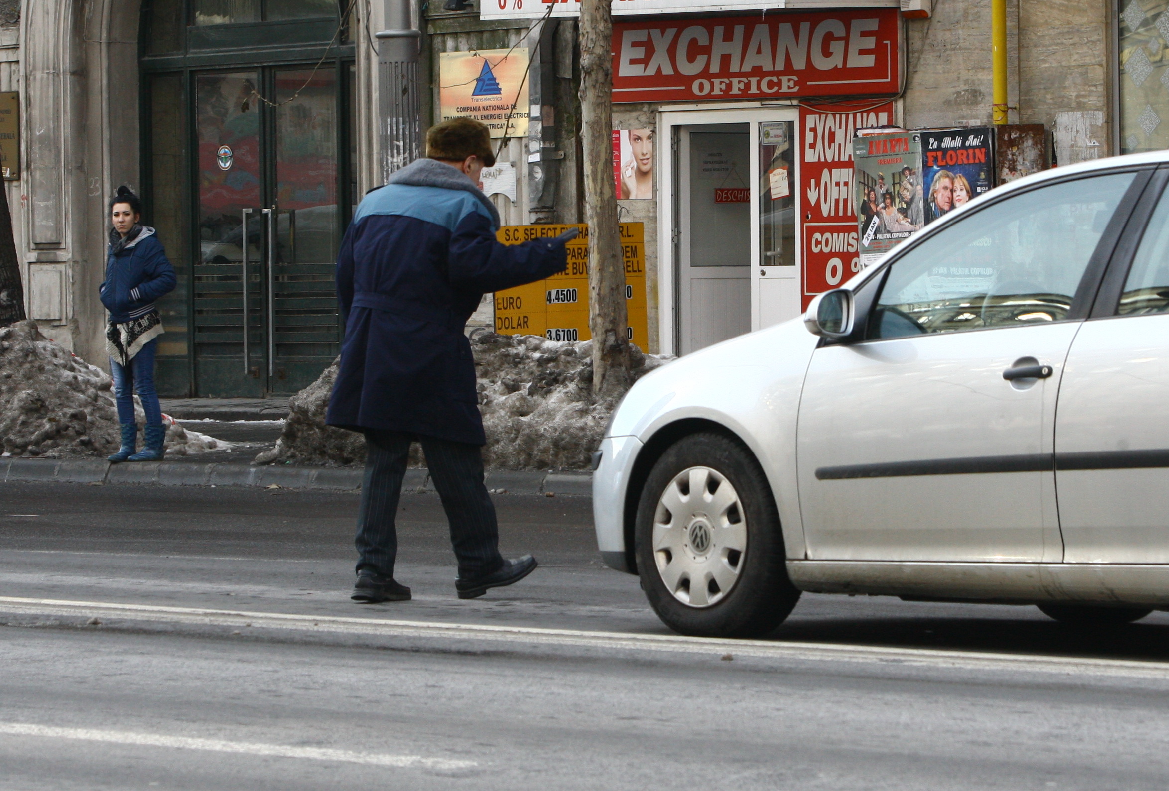 Visnescu a salutat pentru ca a fost lasat sa treaca strada