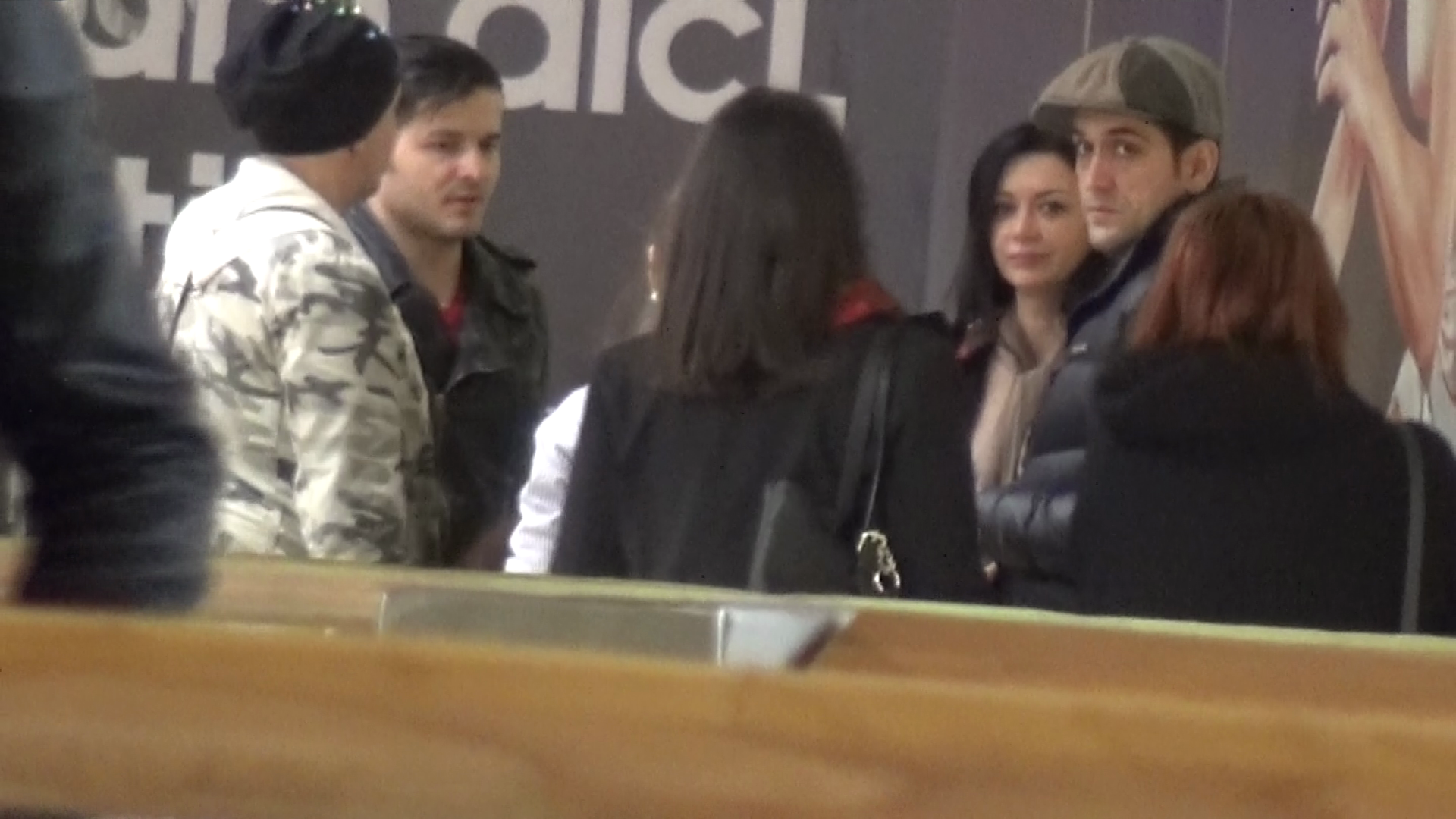 Ouatu s-a intalnit intr-un centru comercial din Capitala cu Liviu Varciu si surorile Denisa si Raluca Tanase