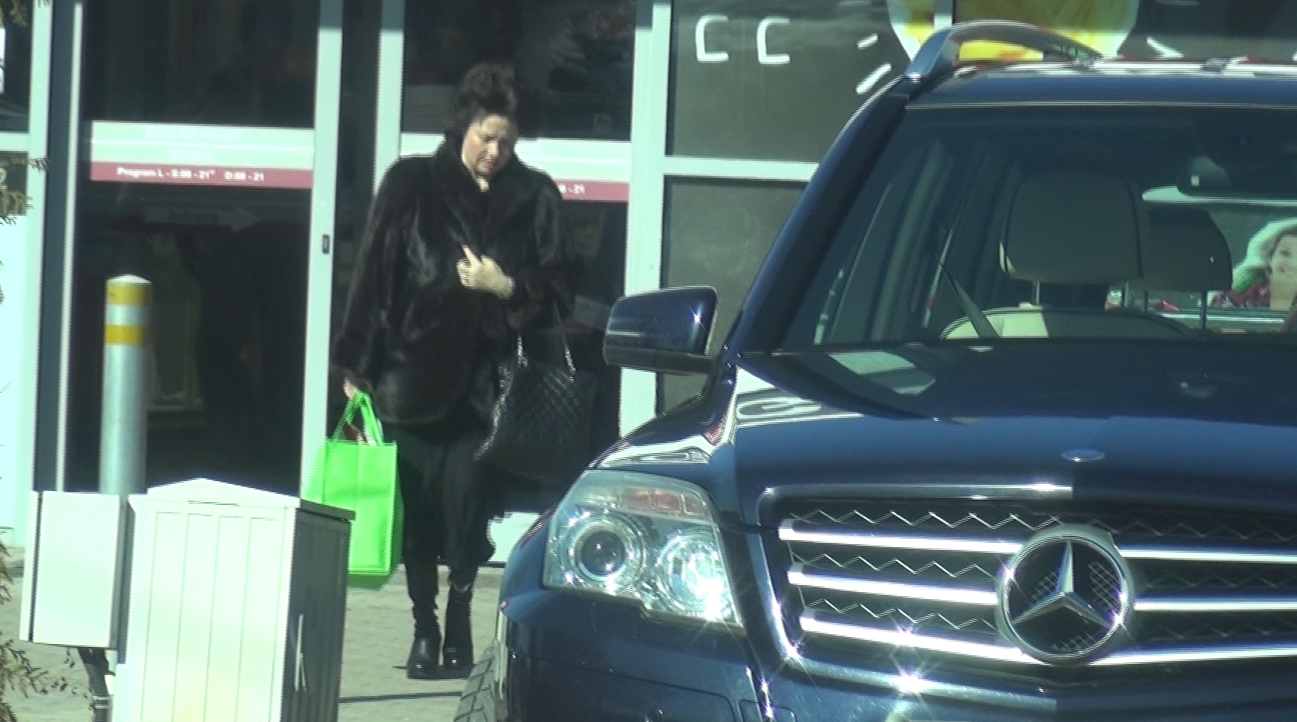 Iubita omului de afaceri nu a zabovit prea mult in magazinul din Corbeanca