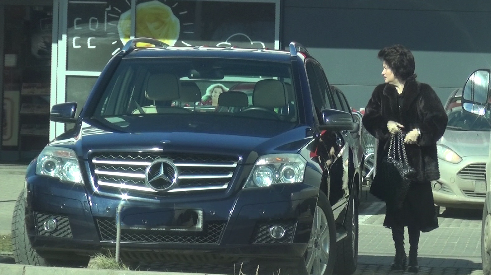 Chiar daca nu sunt casatoriti, Liana Voiculescu are acelasi nume cu cel al fostului sef al trustului Intact