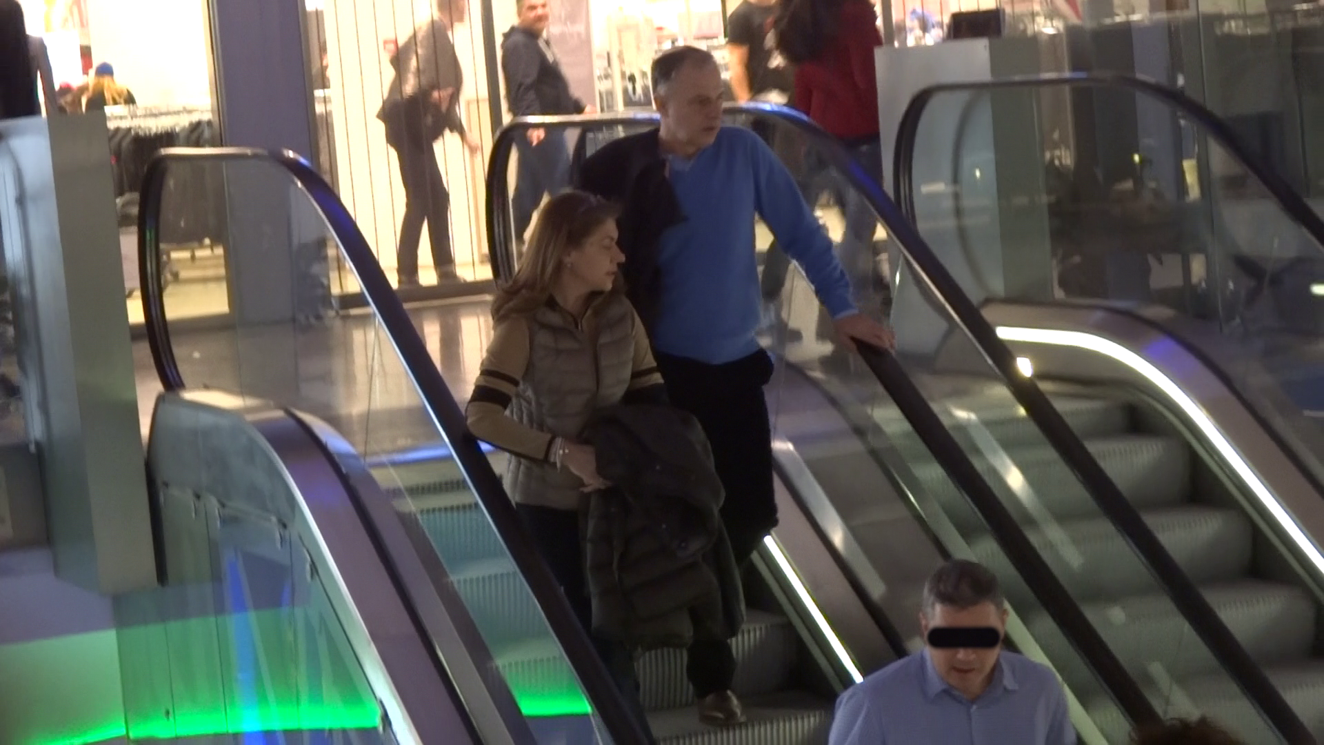 Fostul candidat la presedentie este mereu atent cu sotia sa, Mihaela