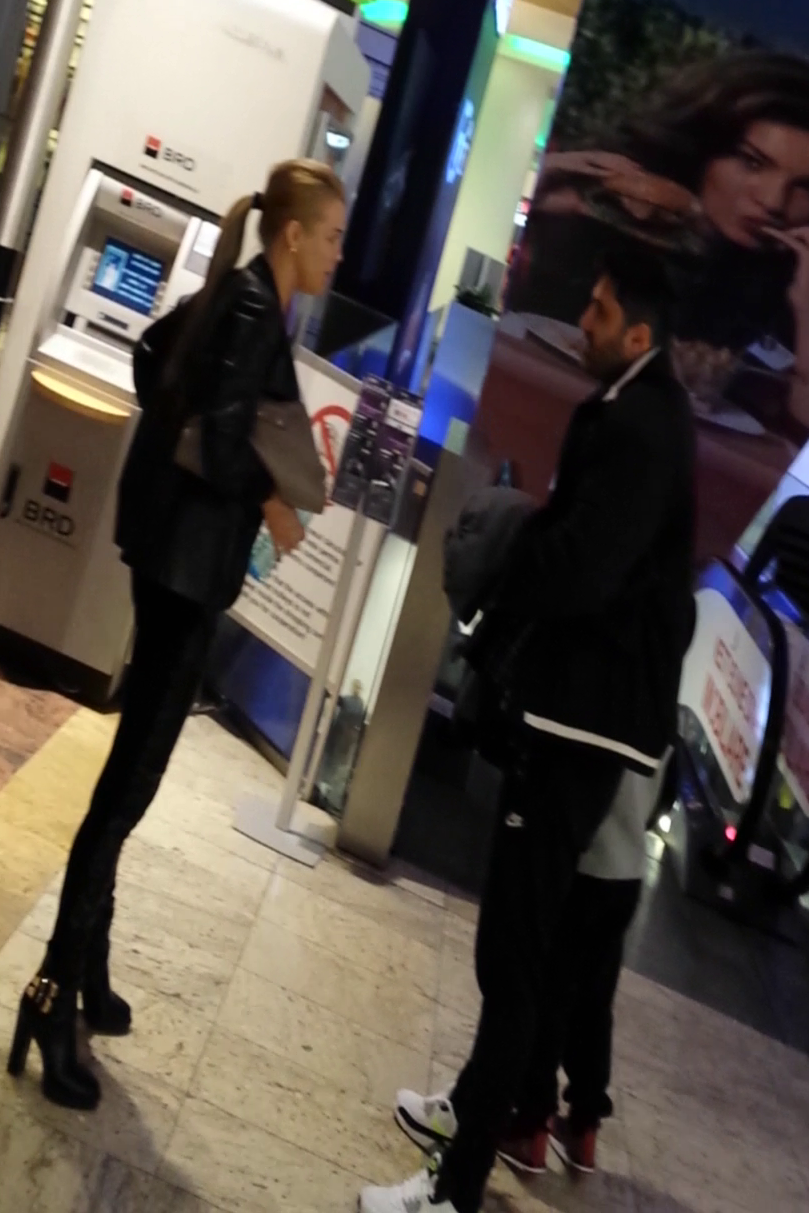 Leta Ilie s-a bucurat sa-l vada pe Claudiu Niculescu. Femeia a fost cu zambetul pe buze