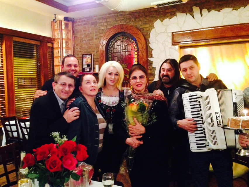 Artista se afla in turneu cu maria Dragomiroiu, Gigi Gheorghiu si Raoul