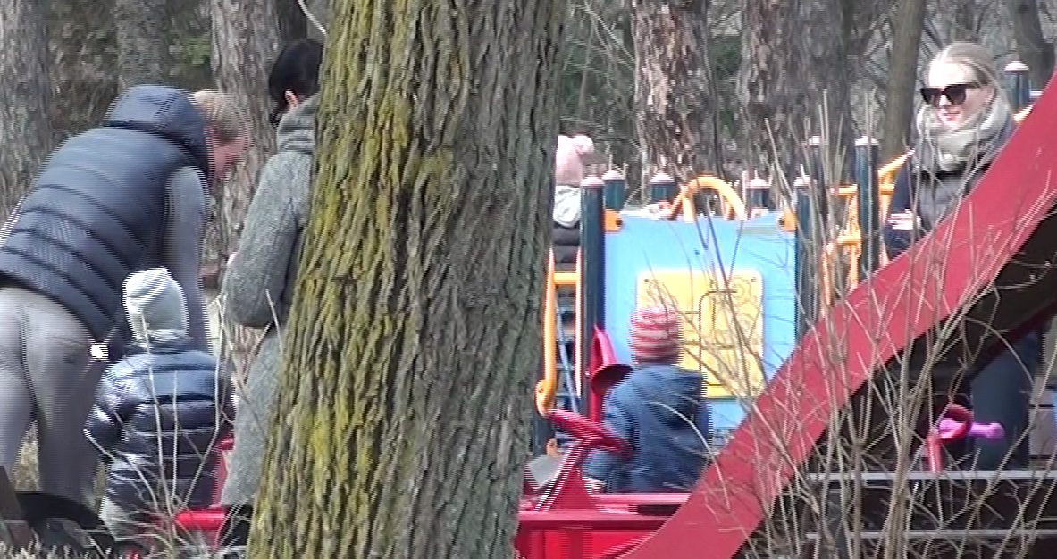 Arlauskis si-a ajutat copilul si a impins in aparate