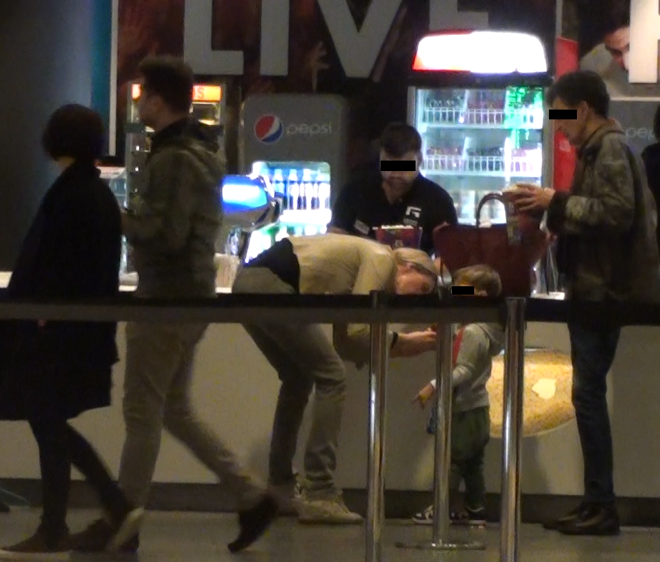 Alina are grija ca baietelului sa nu-i lipseasca nimic