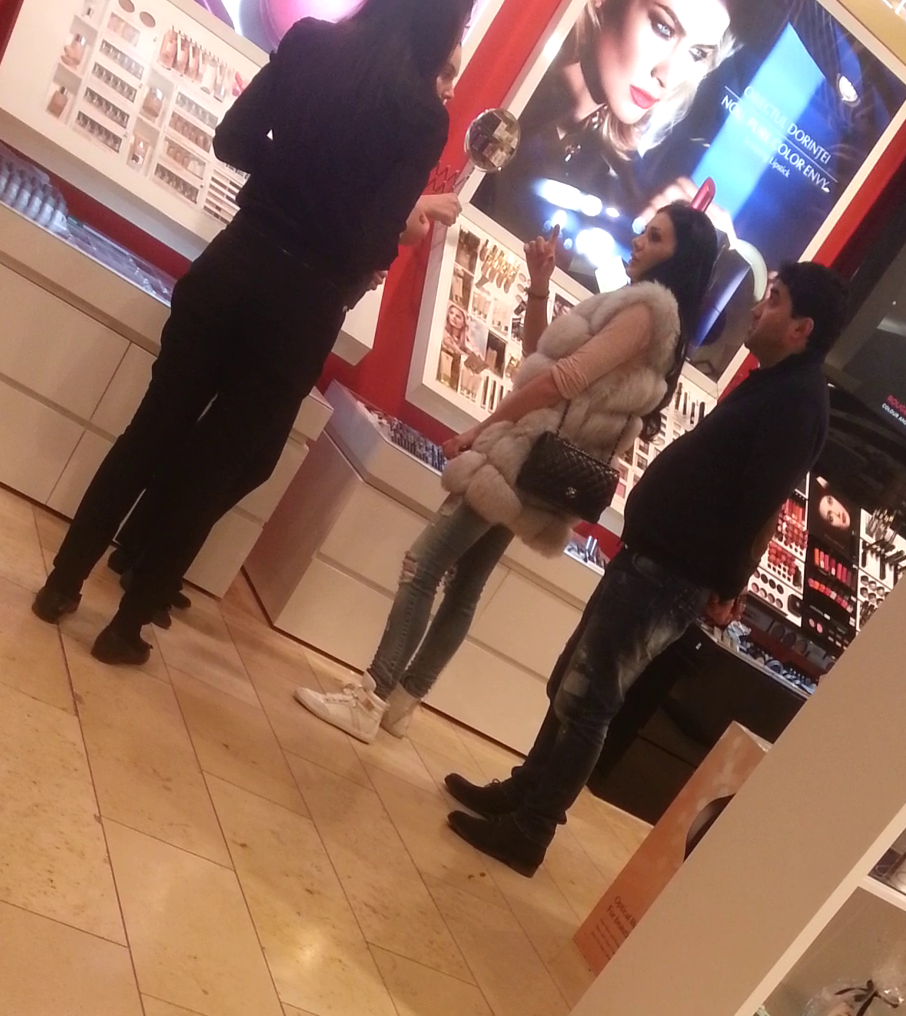 Imediat, Ionut Lutu a revenit langa prietena lui