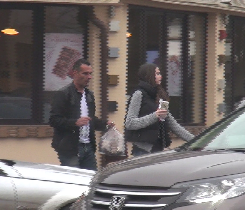 Rebecca si soferul au mers sa cumpere, asta in timp ce Laurentiu Reghecampf a ramas in masina