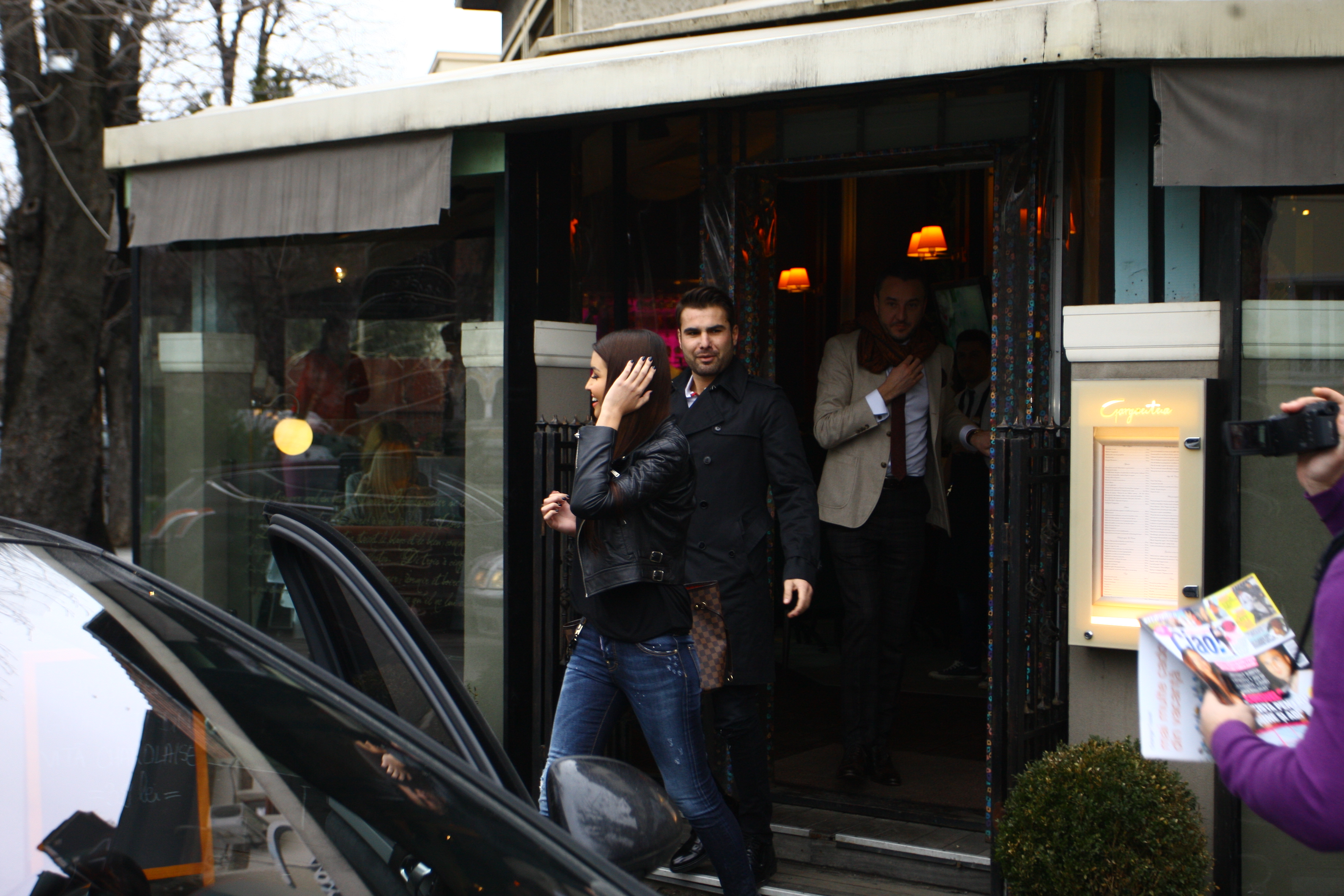 mutu cu iubita Sandra