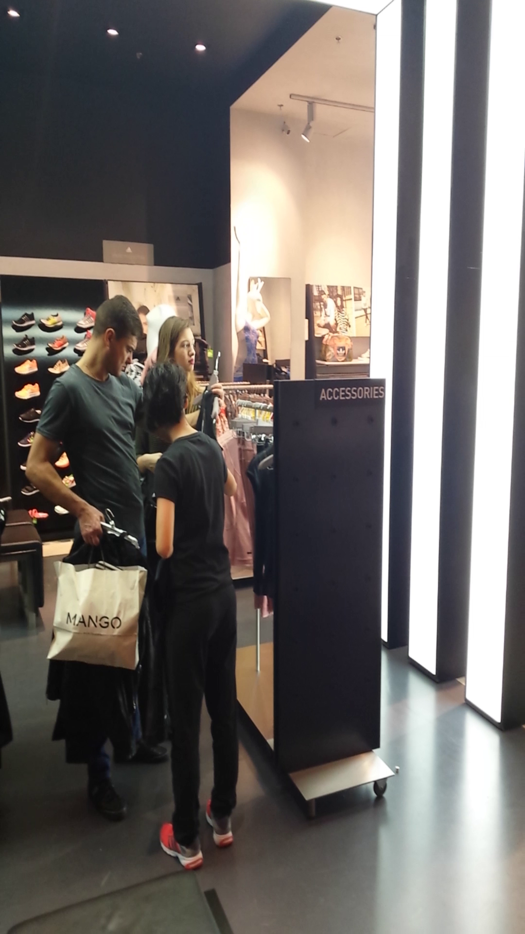 Cei doi au binecuvantarea din partea parintilor tinerei