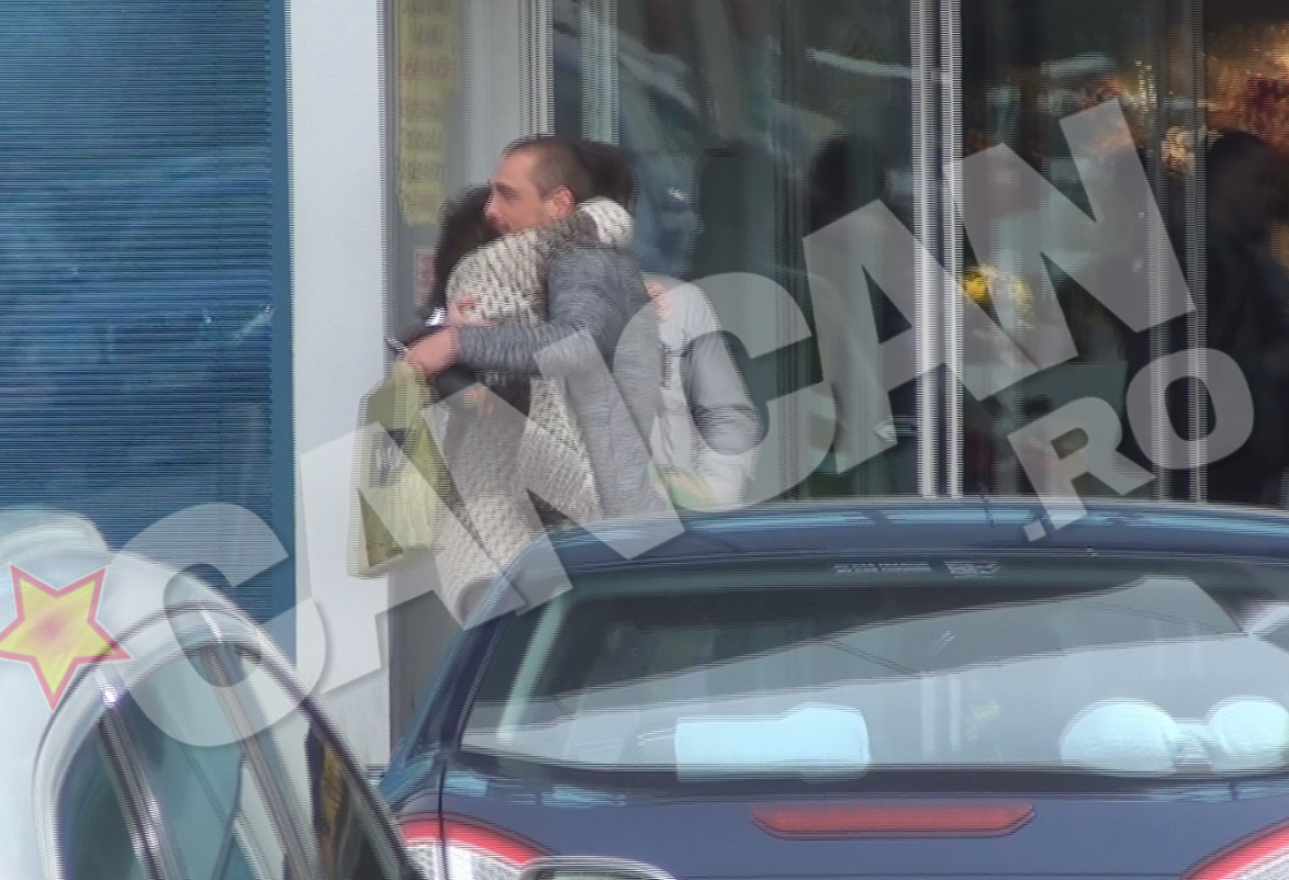 Vladimir a fost asteptat la iesirea din aeroport de o tanara misterioasa