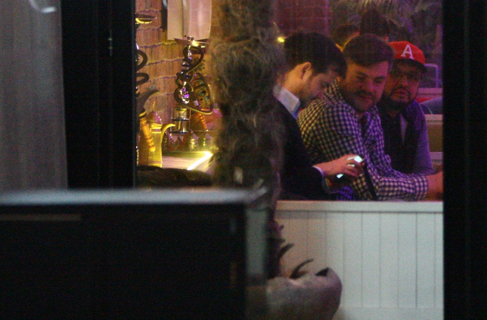 Laurentiu a fost ocupat mai tot timpul cu telefonul