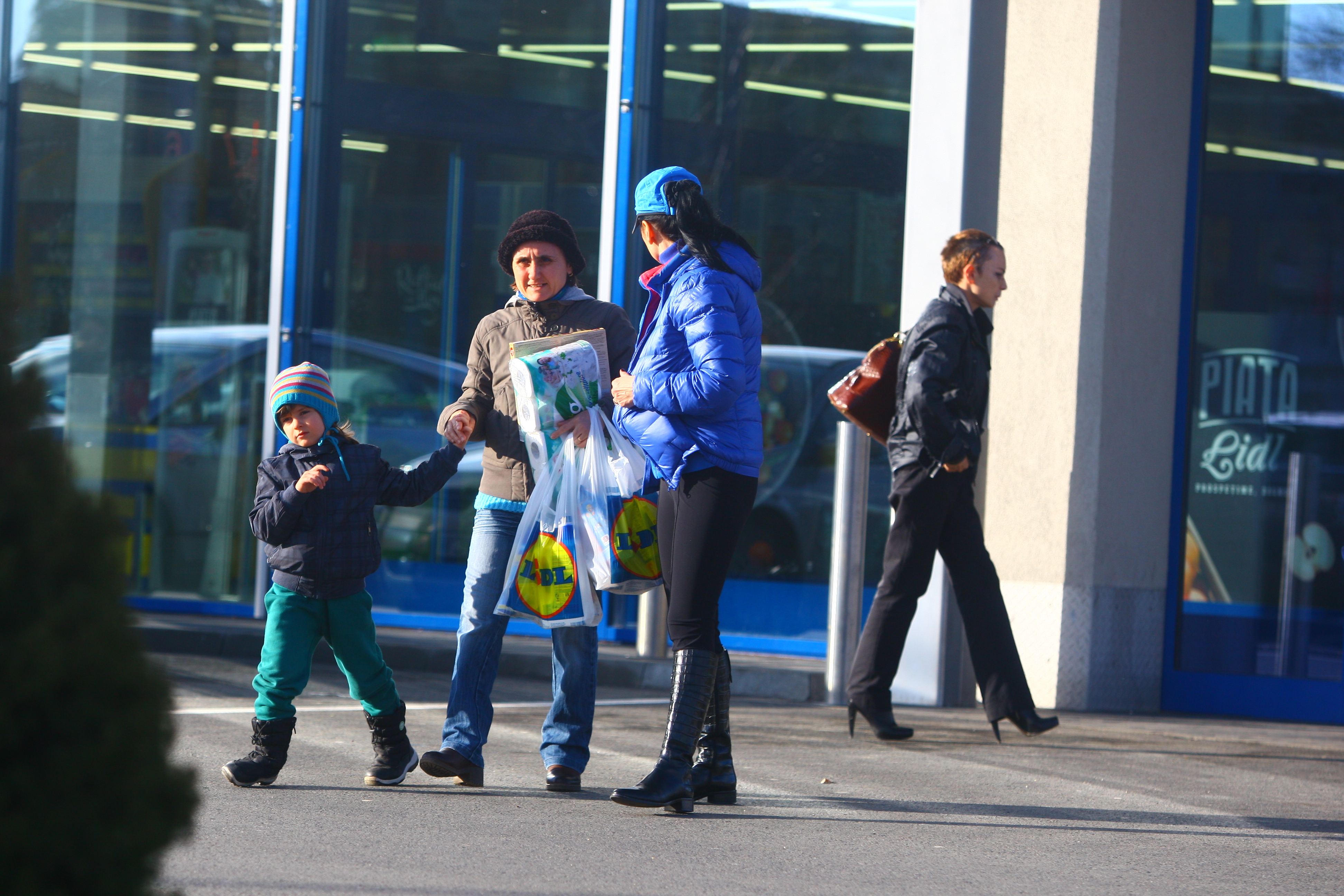 silvia chifiriuc isi pune copilul in pericol