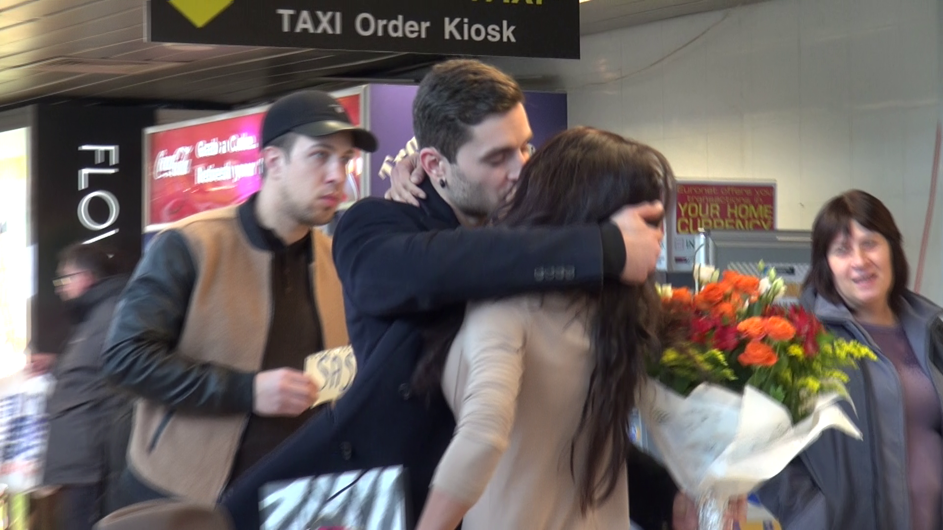 De cum a vazut-o tanarul s-a dus glont catre Ruby