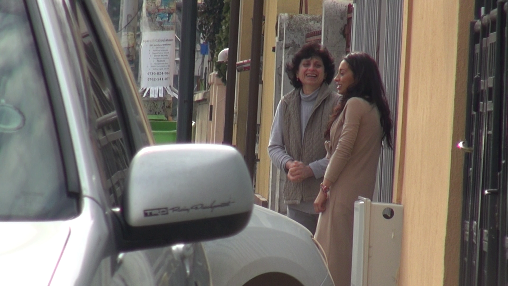 Prima oprire a fost la soacra ei, careia i-a povestit experientele din jungla