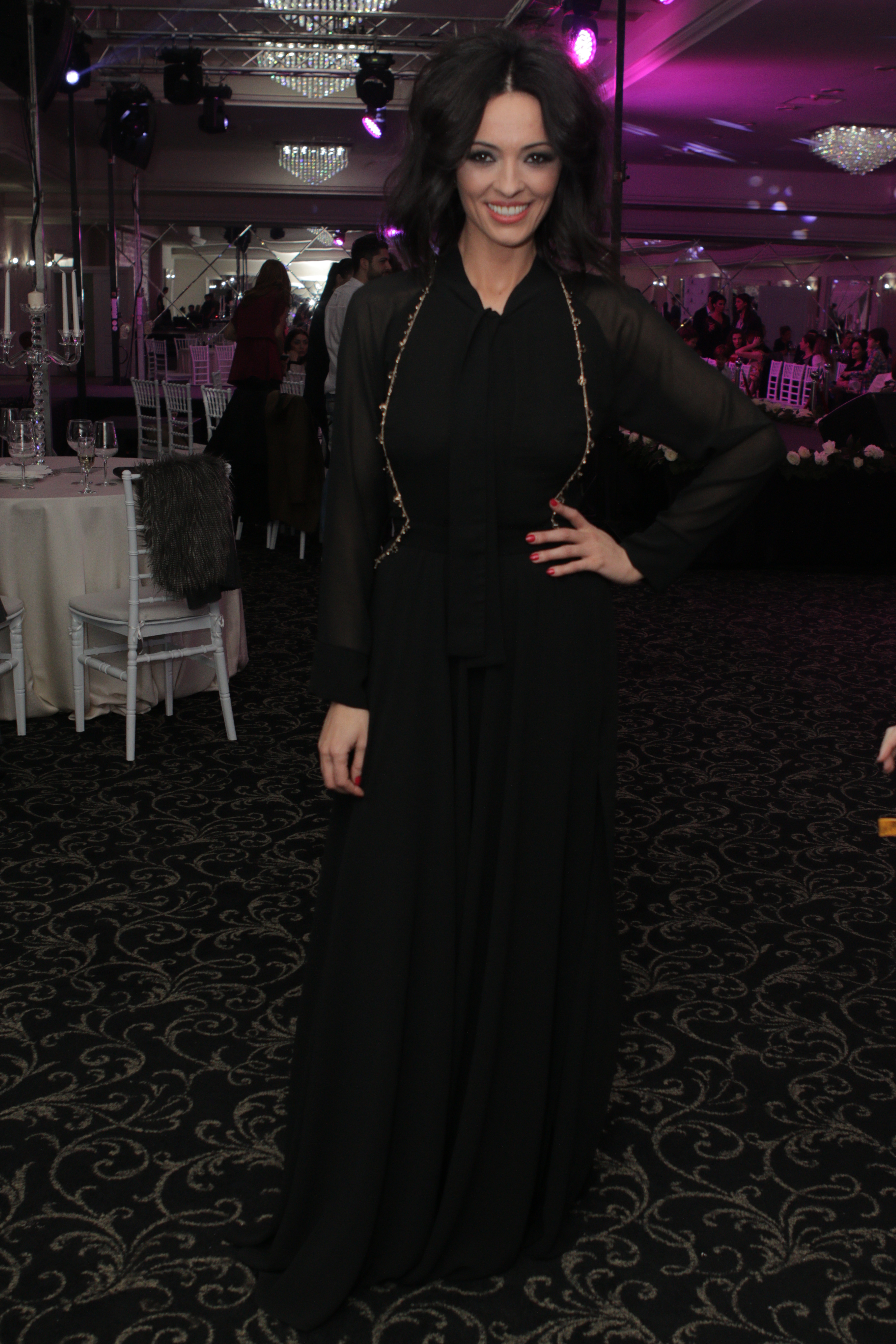 Vedeta TV nu se poate abtine de la dulciuri