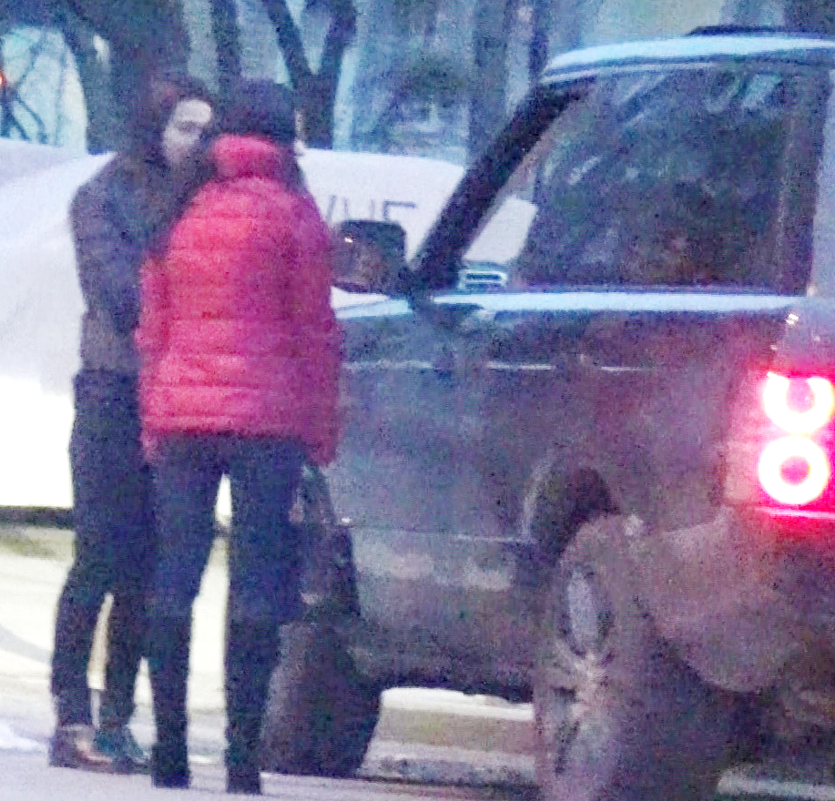 Ecaterina Netoiu s-a intalnit cu prietena ei. Cele doua fete au discutat cateva minute