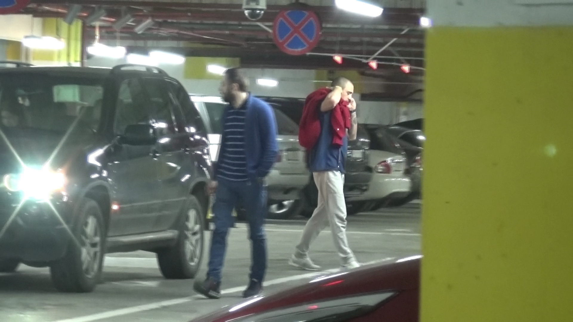 De cum a ajuns in parcarea mall-ului, el s-a indreptat tinta catre masina