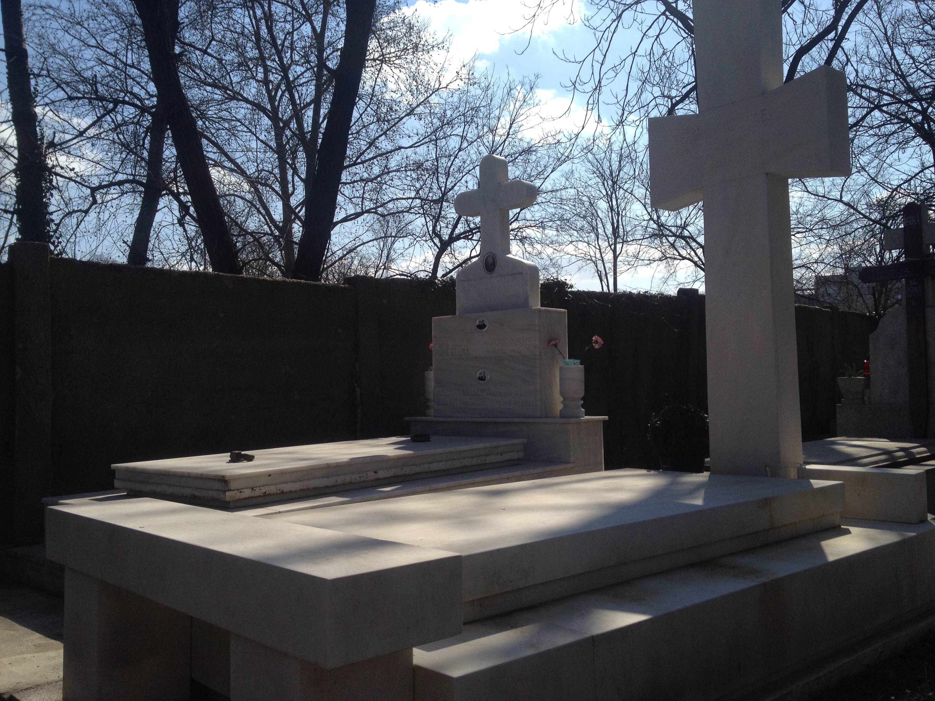 Pe la mormantul lui Sergiu Nicolaescu nu a trecut nimeni in ultima perioada