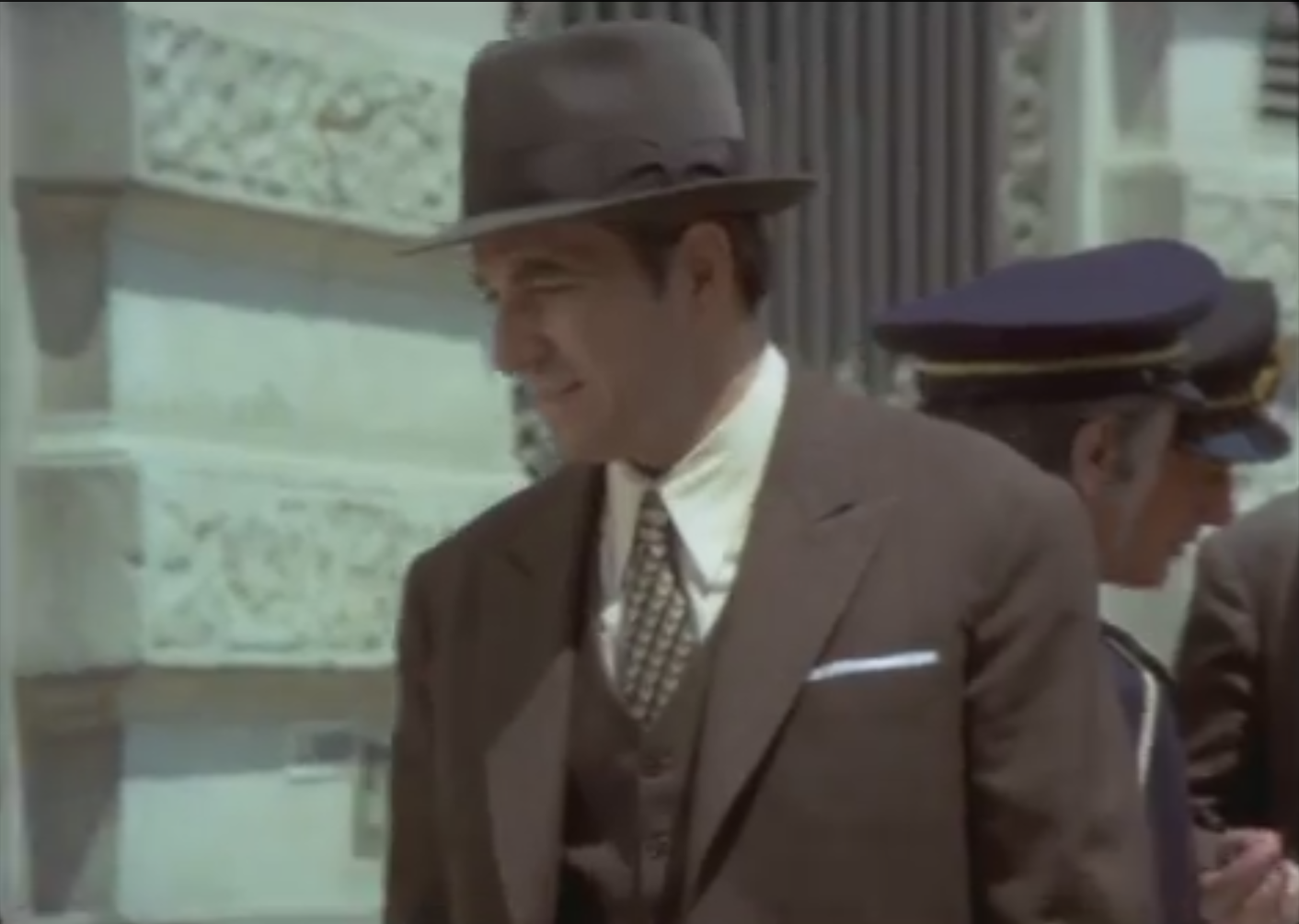 Sergiu Nicolaescu in rolul comisarului Moldovan