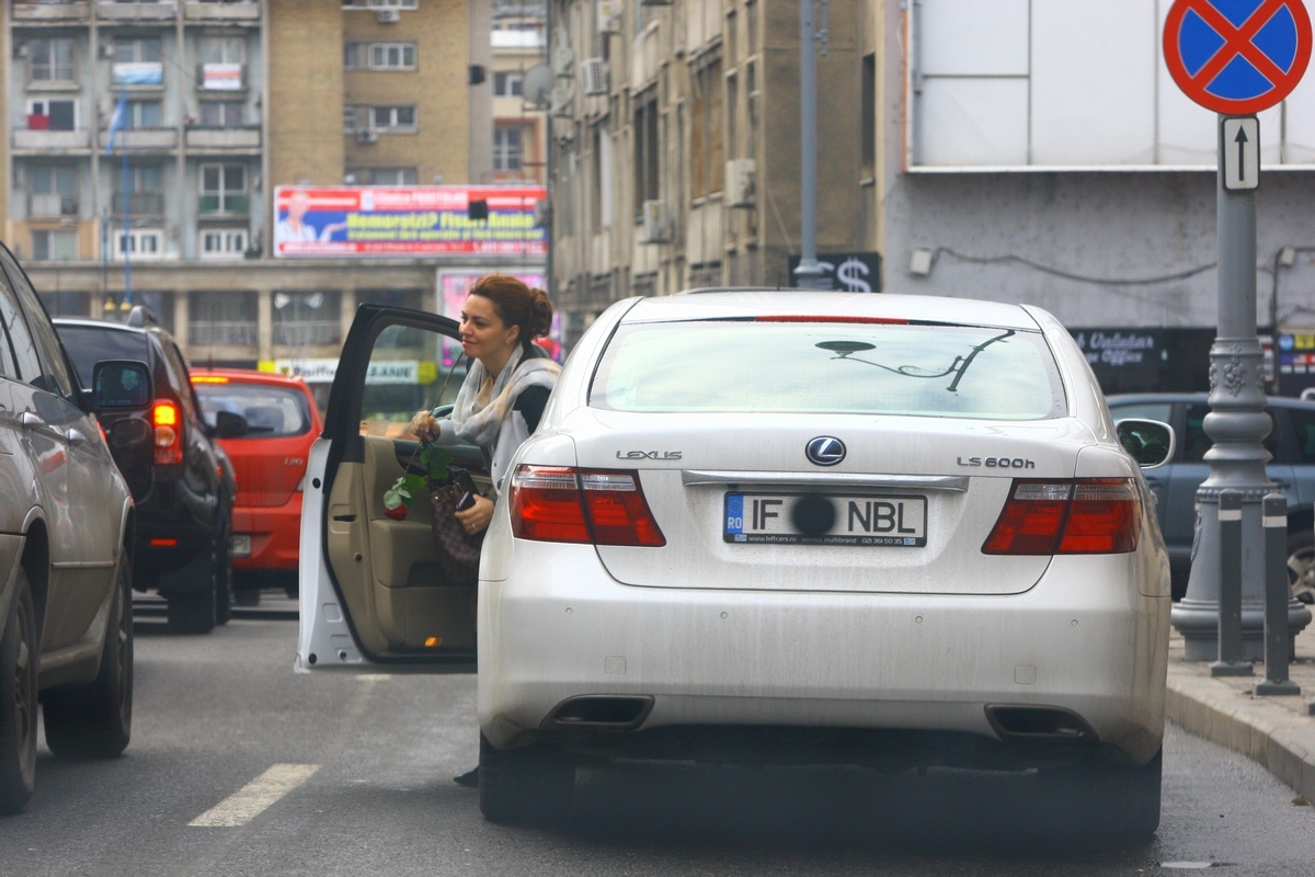 Presedintele Oficiului National pentru Jocuri de Noroc are la dispozitie o limuzina de lux