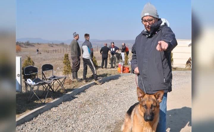 Augustin Zegrean alaturi de ciobanescul sau