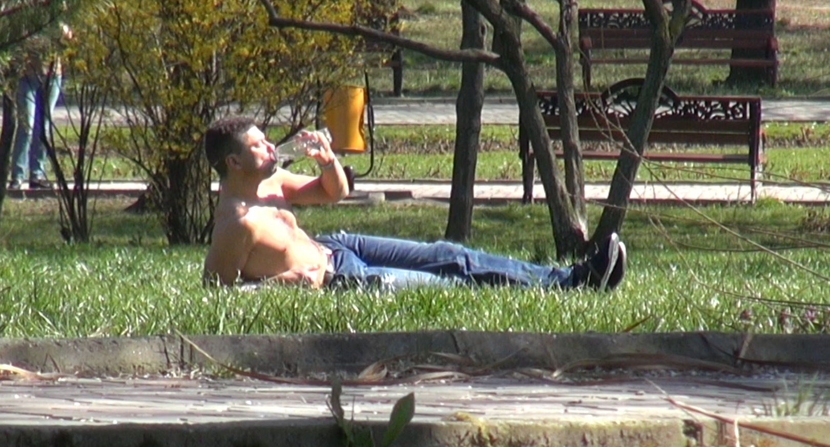 Din cand in cand se racorea cu putina apa plata