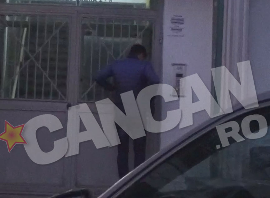 Iubitul Margheritei nu isi gaseste cheile de la casa