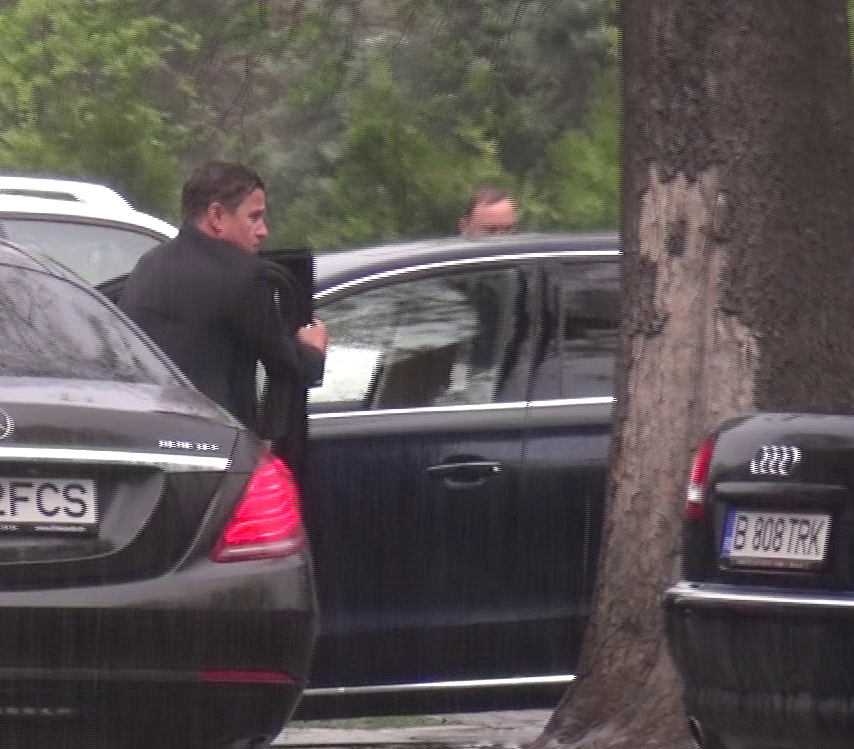 Reghe a iesit din masina condusa de Fainisi