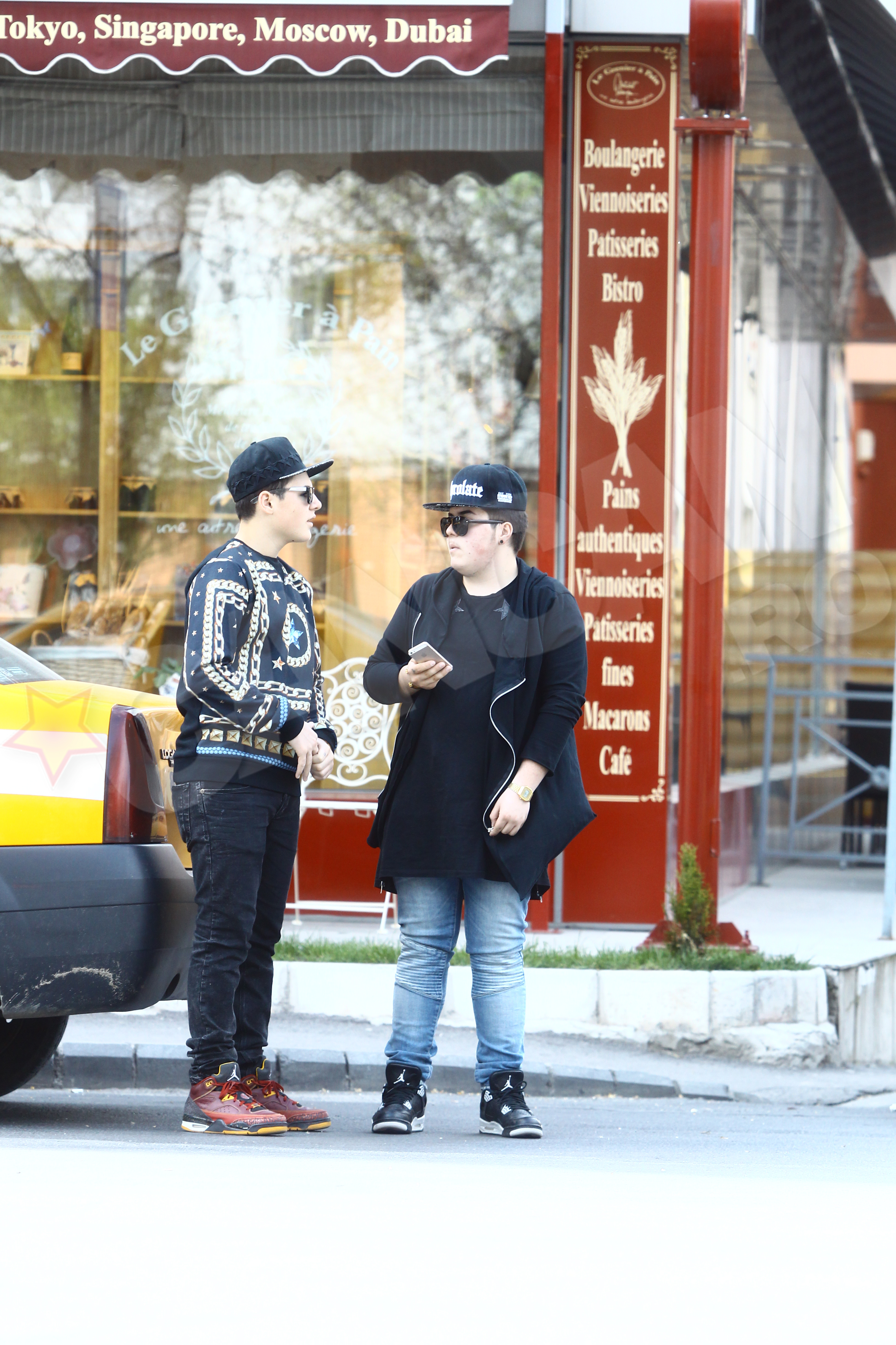 Mario (foto stanga), alaturi de Tzip Tzop