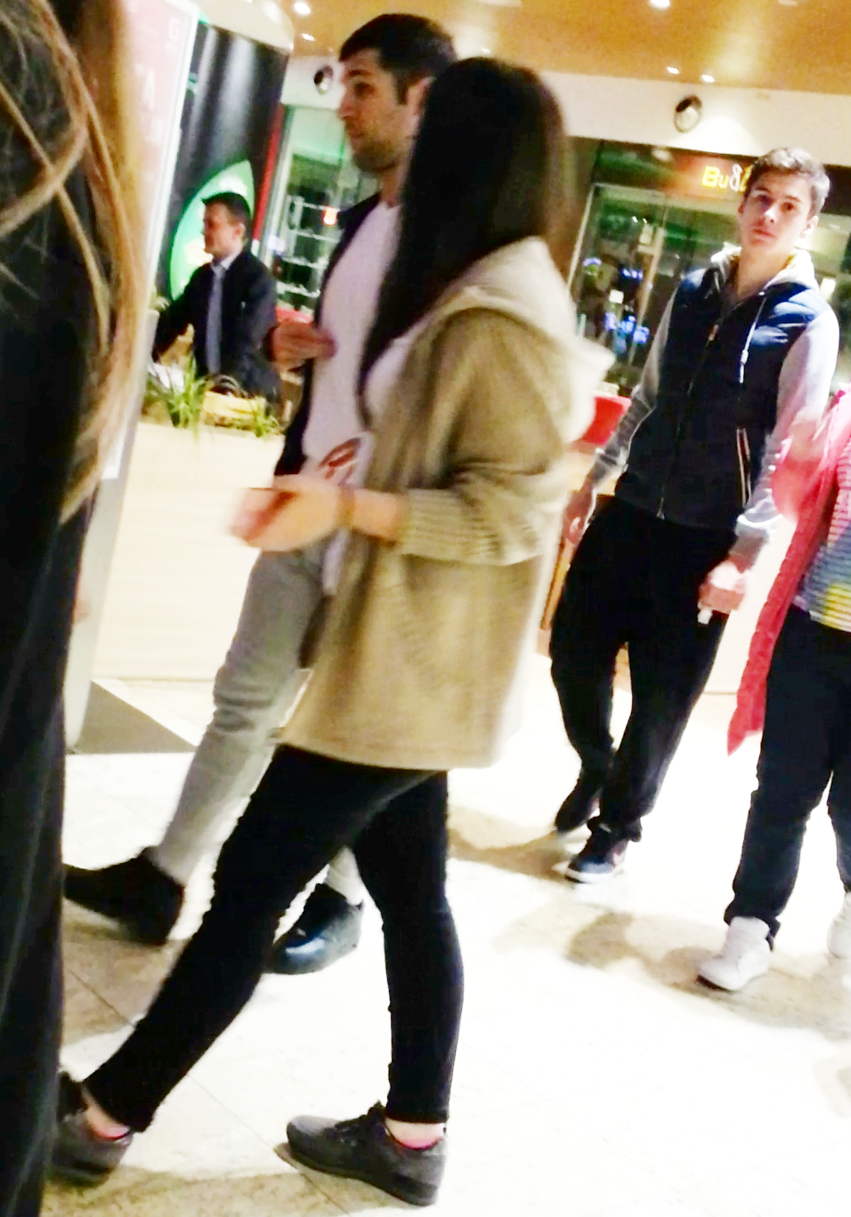 La un moment dat, fetele lui Gigi au dat nas in nas cu Dorin Rotariu, fotbalistul celor de la Dinamo