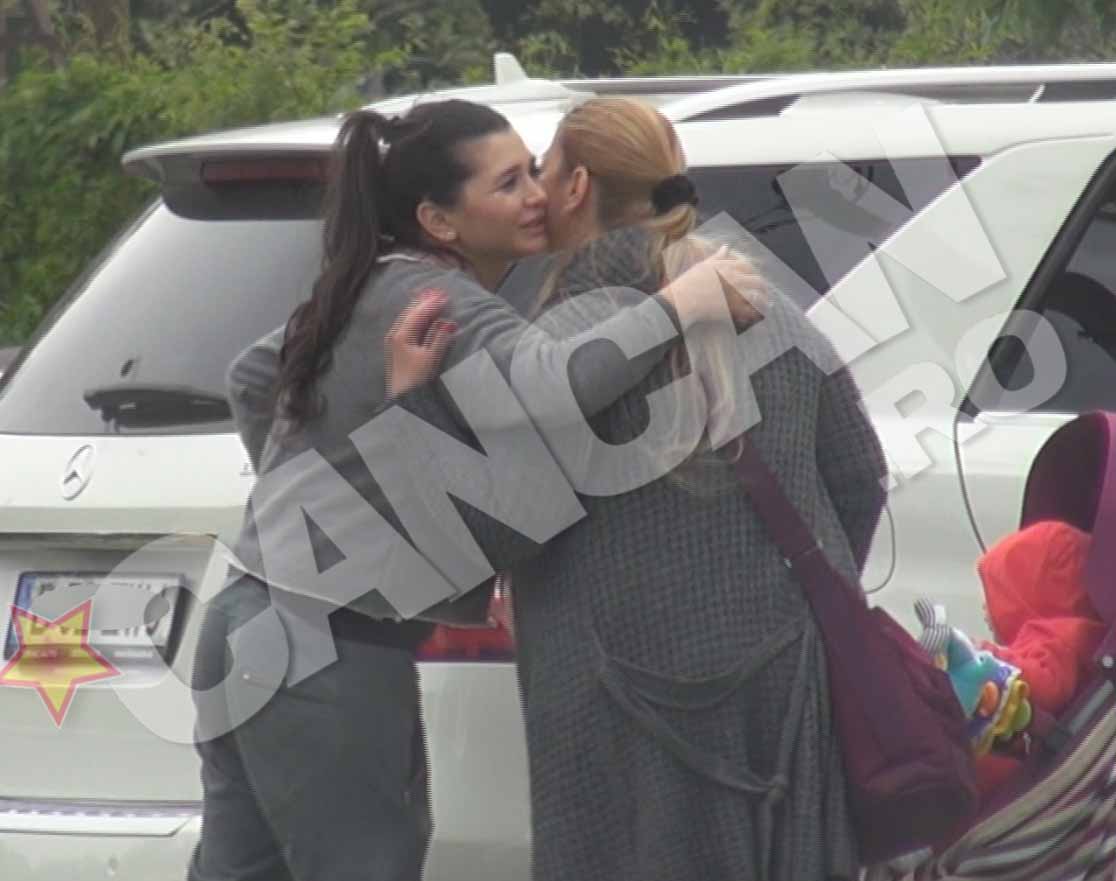 Inainte de a pleca isi ia la revedere de la prietena ei