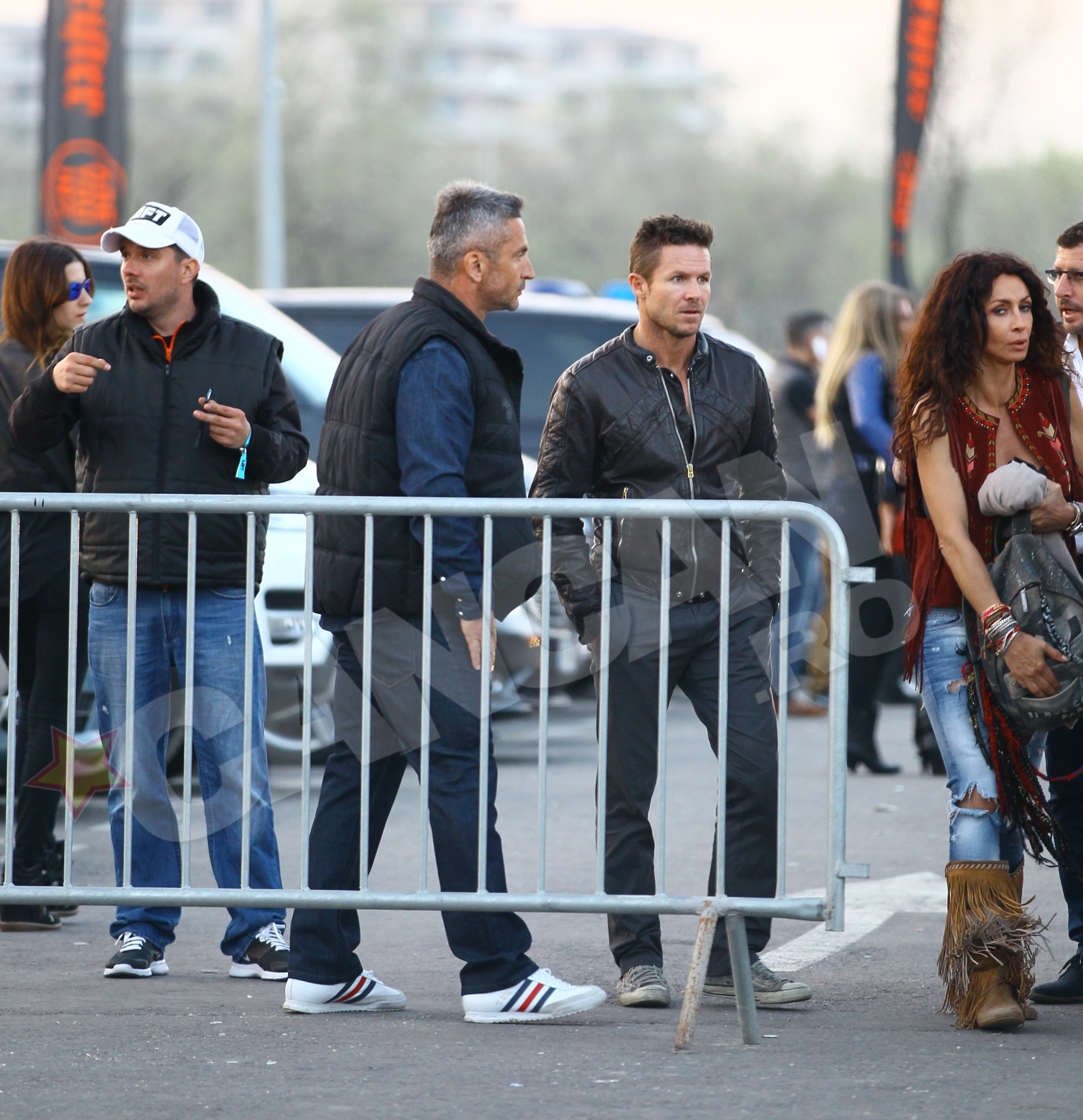 Mihaela si-a lasat iubitul in urma