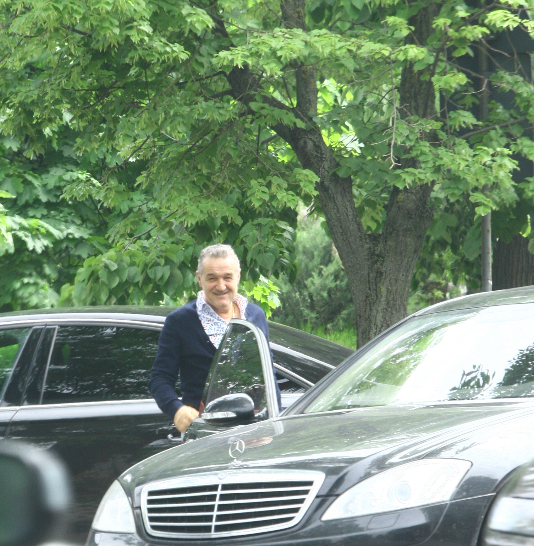 Gigi s-a intors cu zambetul pe buze la masina