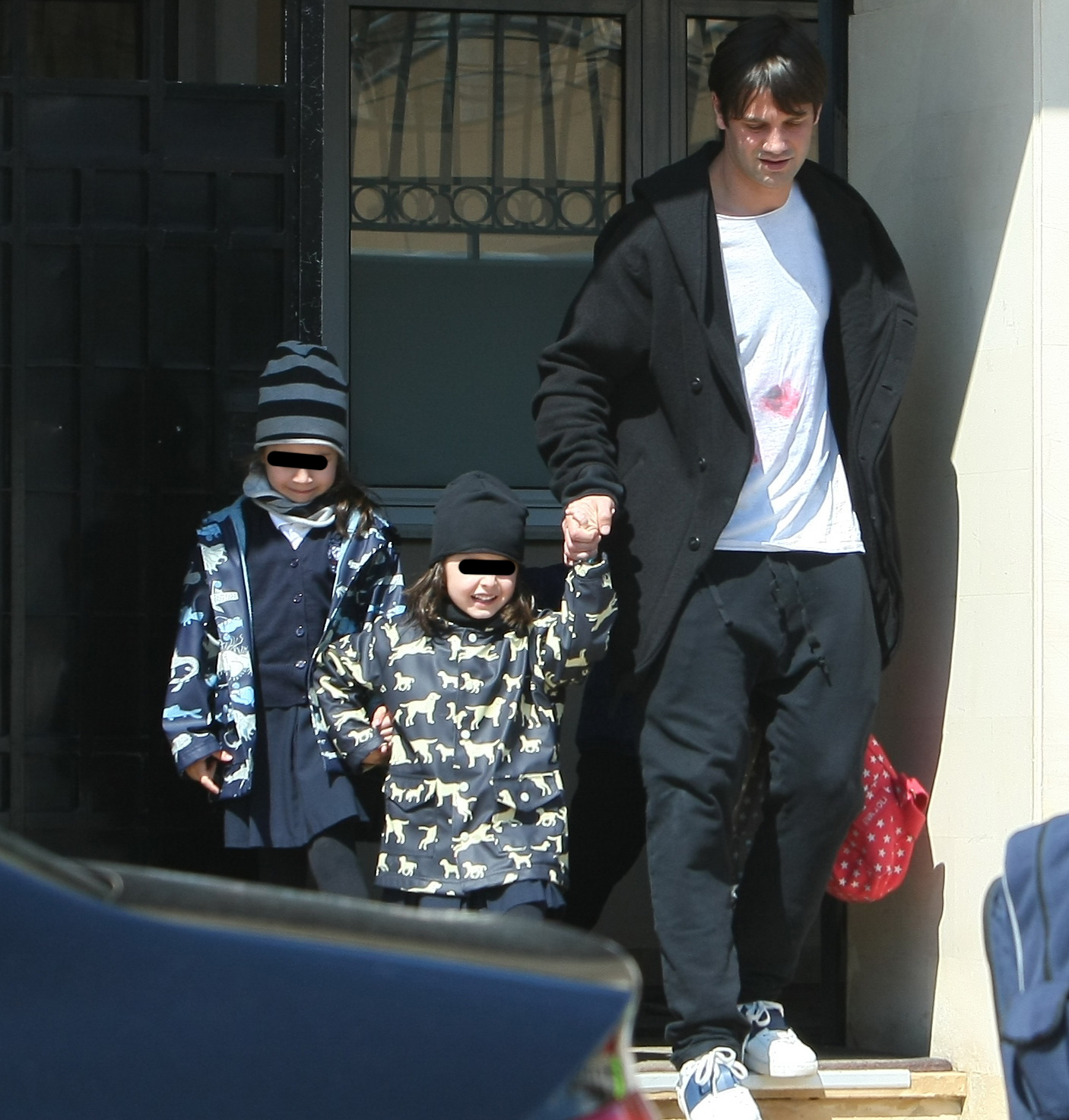 Chivu a mers si si-a luat fetitele de la gradinita