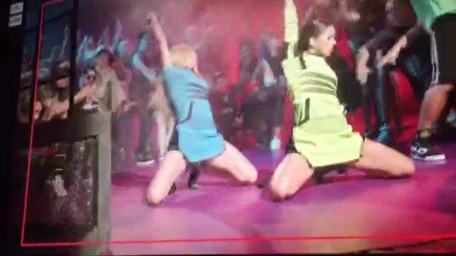 Solistele s-au imbracat sexy