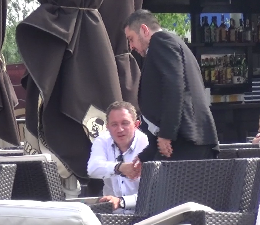 Zamfir isi saluta partenerul de afaceri