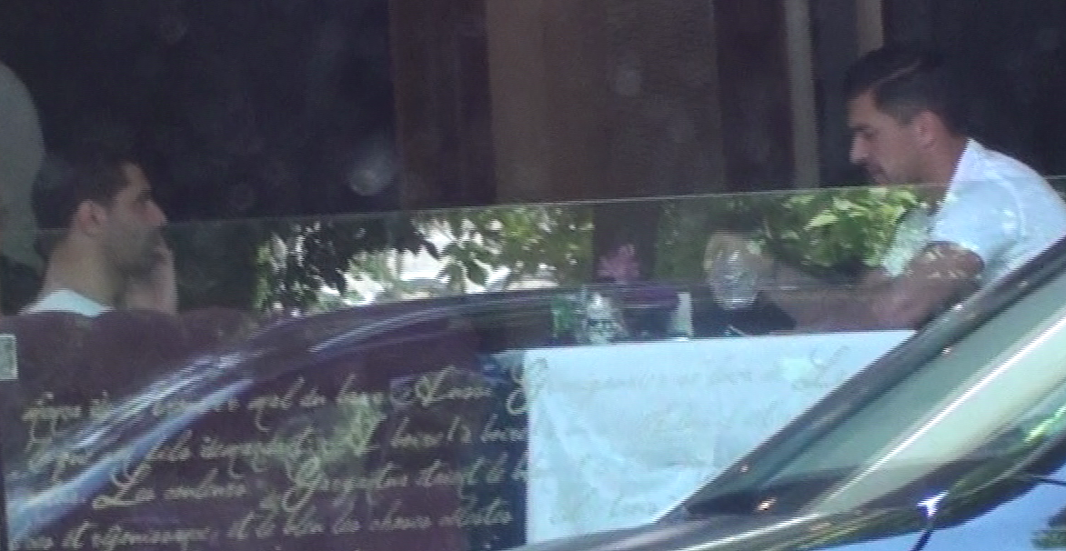 Coman se relaxeaza pe terasele din Bucuresti