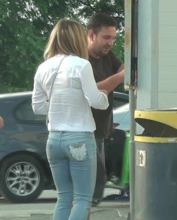 Simona Halep s-a imbracat cu o pereche de blugi mulati