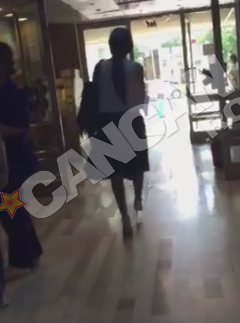 Adelina iese in graba din spital