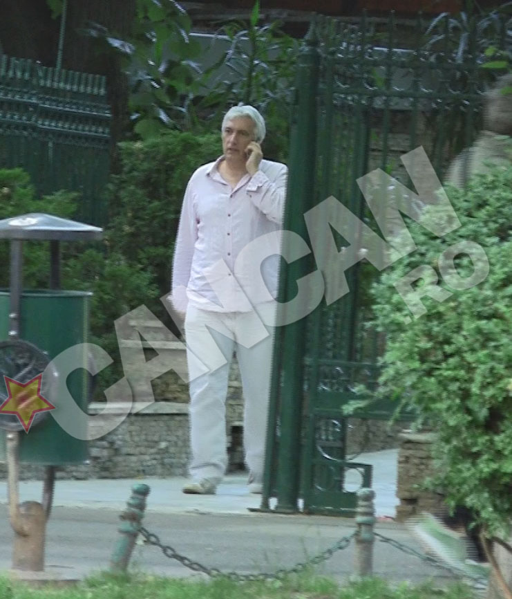 Teava a petrecut cateva minute in compania fetelor