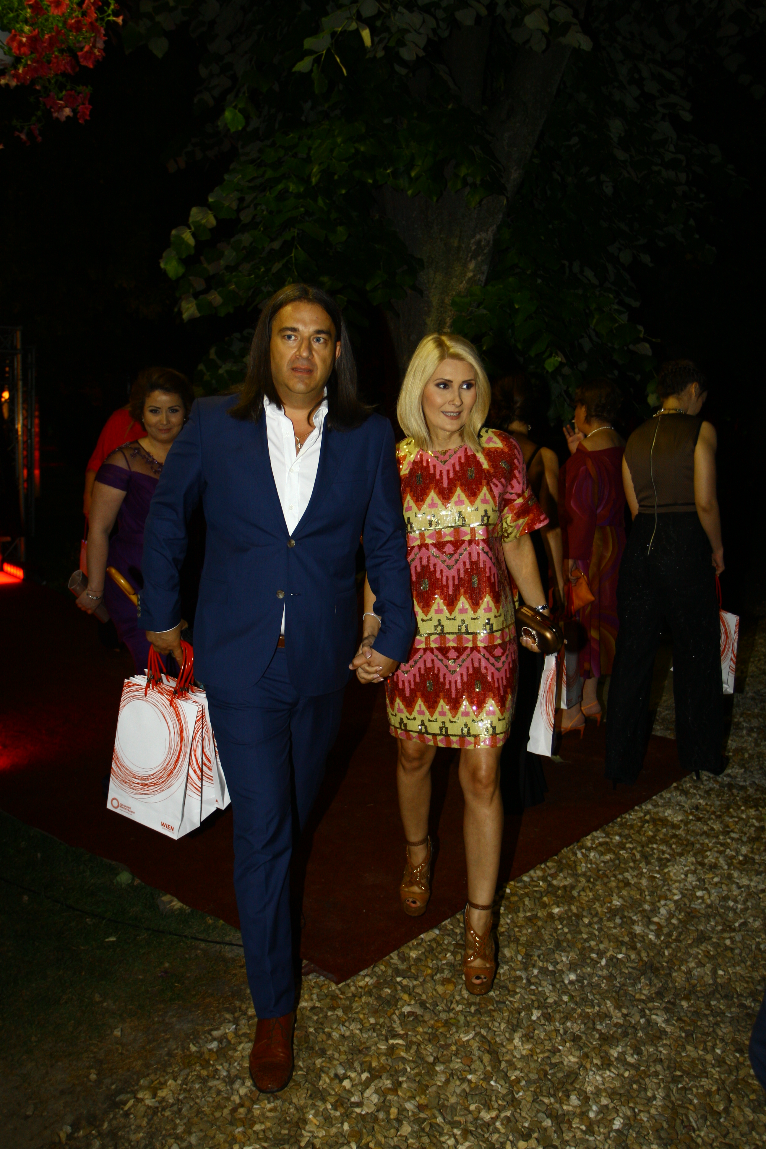 Sandra radiaza la bratului sotului ei