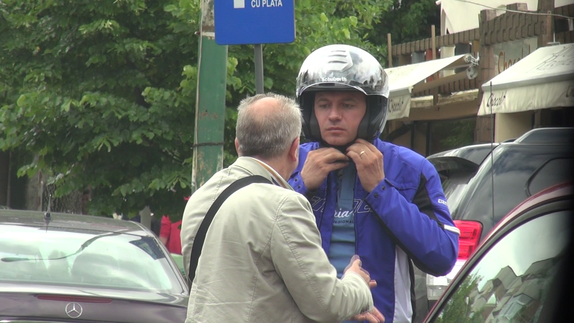 Alin Ionescu a iesit la plimbare prin oras