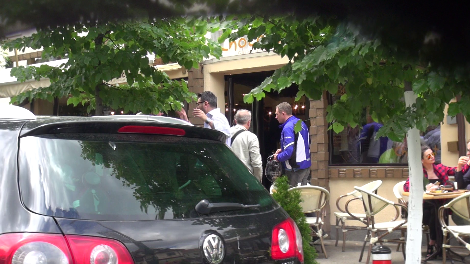 Alin Ionescu a iesit la plimbare prin oras