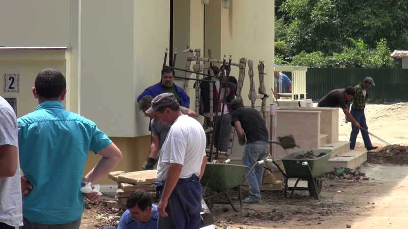 Muncitorii au tras din greu pentru a pune la punct locuinta lui Traian Basescu