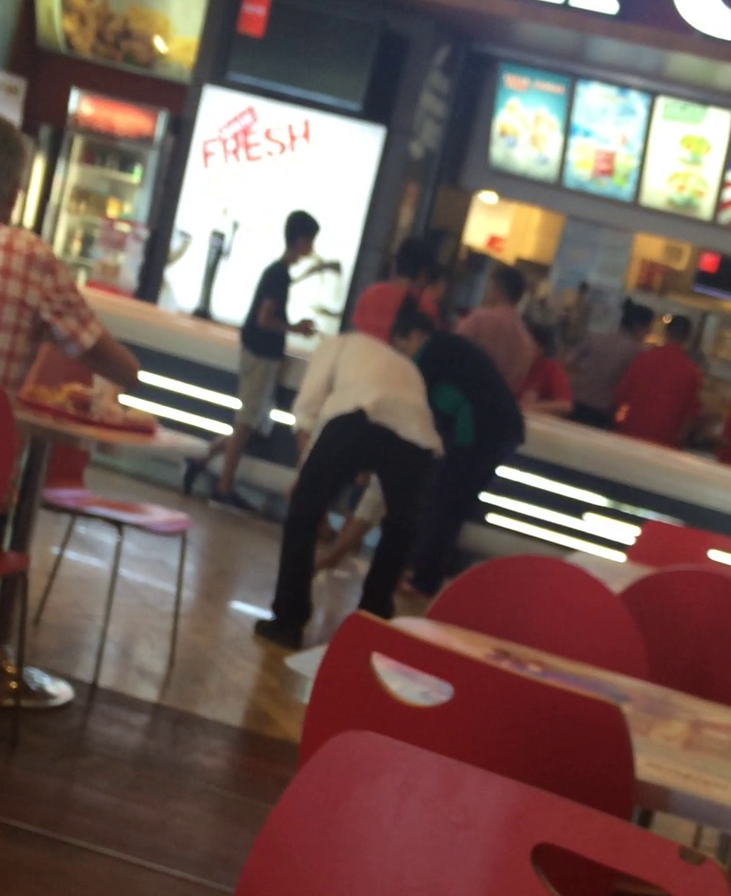 Gheorghe s-a intors si a strans servetelele