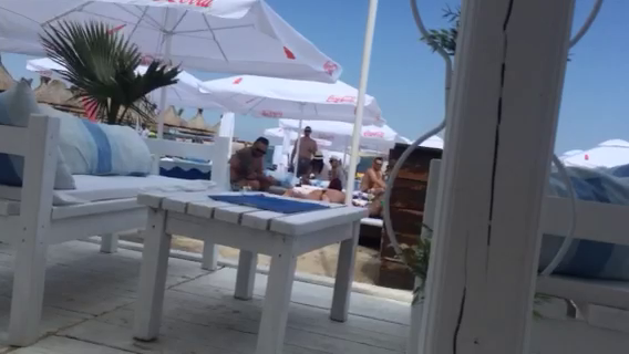 Concurentul a stat in permanenta langa iubita sa