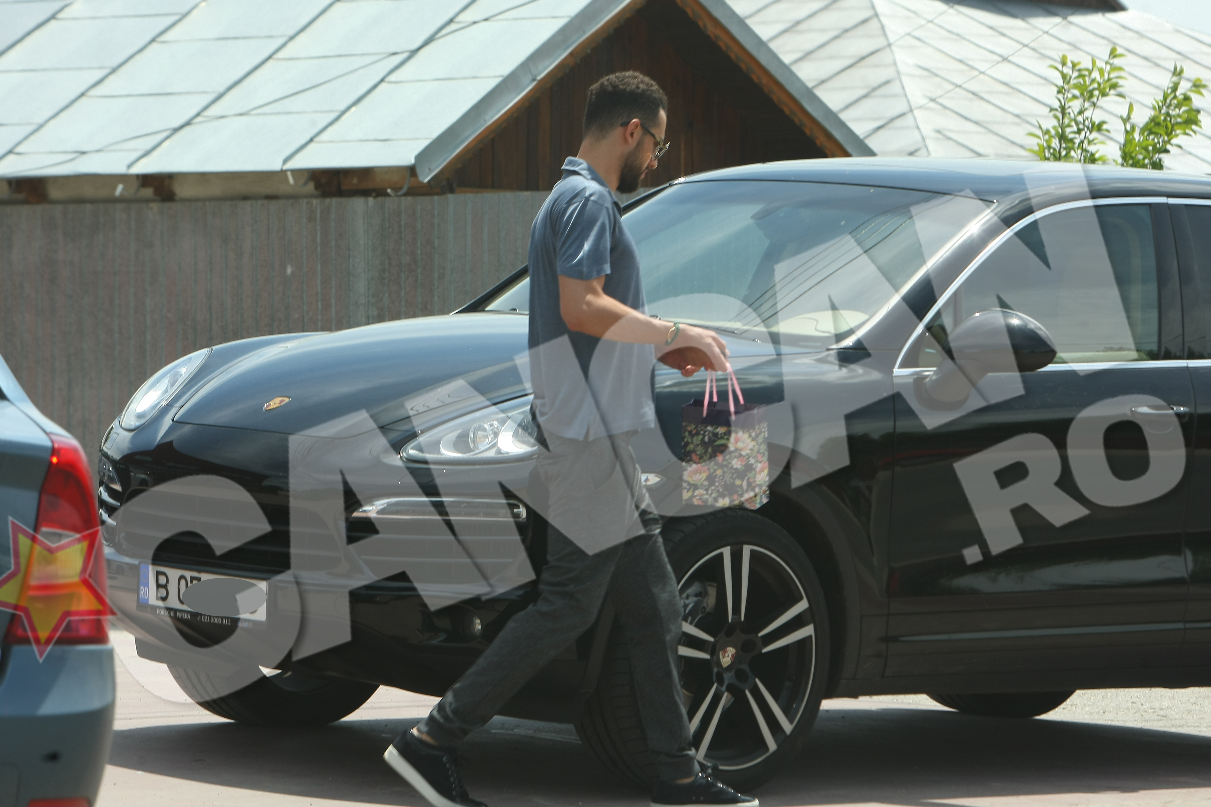 Sponte se indreapta spre Primarie