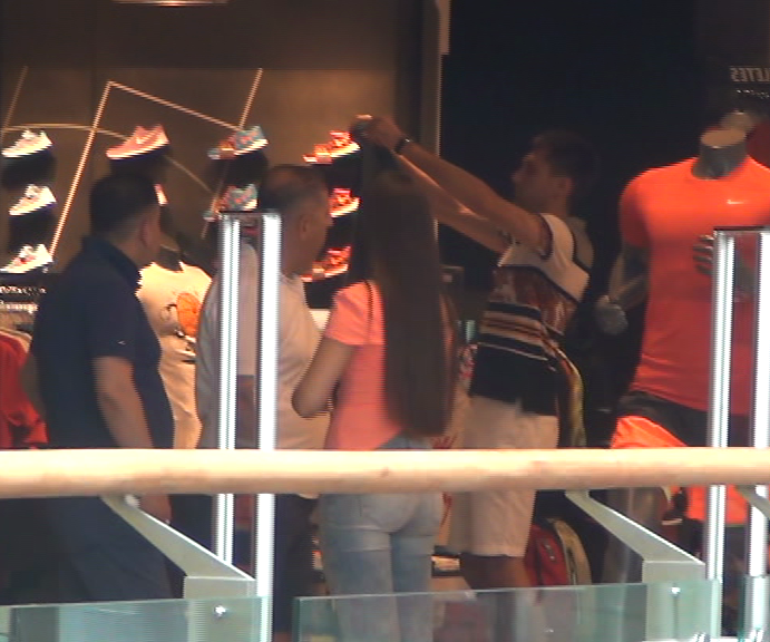 Portarul si-a cumparat un tricou