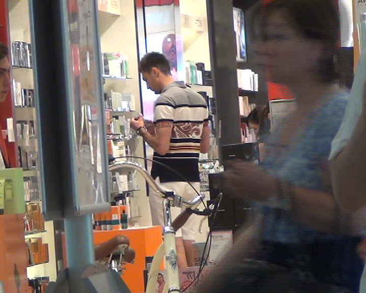 Tatarusanu si-a achizitionat si un parfum