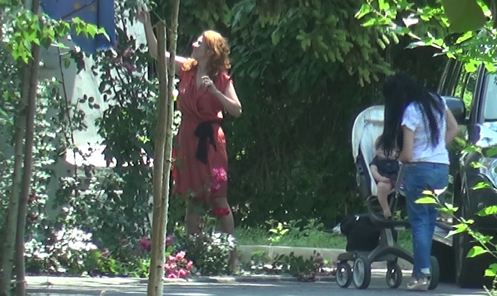 Ioana n-a putut sta departe de fiul ei nici la treaba